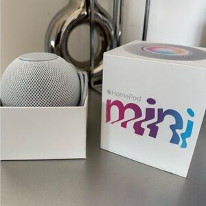 Apple HomePod Mini Box in White